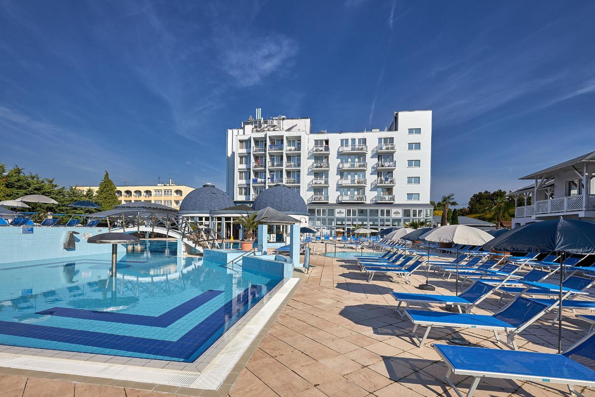 Hotel Silver Hajduszoboszlo Exterior photo